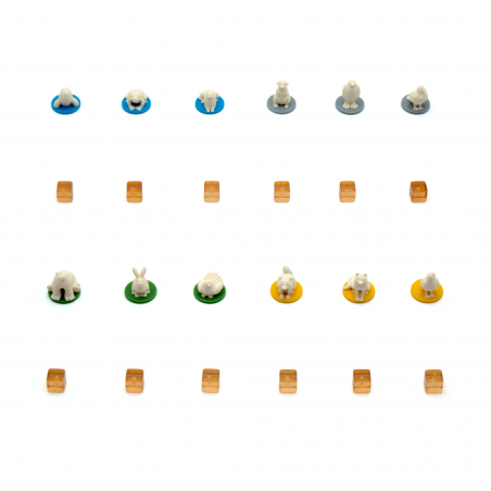 Comparación entre los cubos originales del juego Harmonies y los nuevos tokens 3D de animales del kit de mejora.
