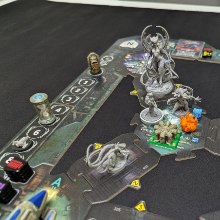 Round marker and autodestruction token compatible with Nemesis Retaliation. Ingame picture